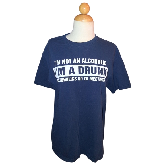 Gildan "Alcoholic" Navy Graphic T-Shirt Medium - Picture 1 of 7